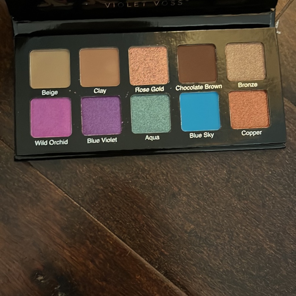 Violet Voss Essentials 2 Pro Series Eye Shadow and Pressed Pigment Palette - Picture 5 of 7